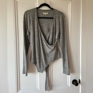🌟 3 FOR $25 🌟 Madewell surplice front grey bodysuit